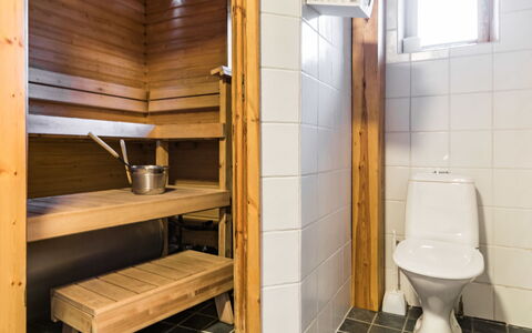 Nuppulanranta 14: Møbel, Stol, Udendørs Møbler, Bord, Træ, Udendørs Bord, Køkken & Spisebord, Skygge, Have, Paraply