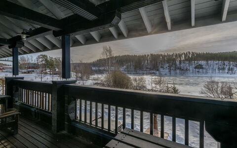 Nuppulanranta 14: Møbel, Stol, Udendørs Møbler, Bord, Træ, Udendørs Bord, Køkken & Spisebord, Skygge, Have, Paraply