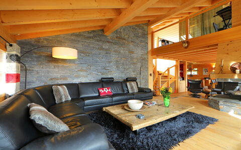 Chalet Maurice: Stue, Værelse, Ejendom, Indretning, Bygning, Møbel, Hus, Hjem, Bord, Bjælke