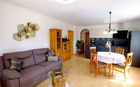 Villa Luz del Sol: Plante, Vand, Ejendom, Møbel, Bygning, Bord, Vindue, Azure, Stol, Indretning