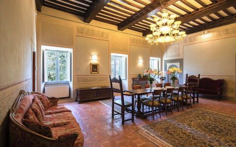 Villa Ivana - Cortona: Værelse, Ejendom, Bygning, Loft, Indretning, Estate, Hus, Ejendom, Møbel, Stue