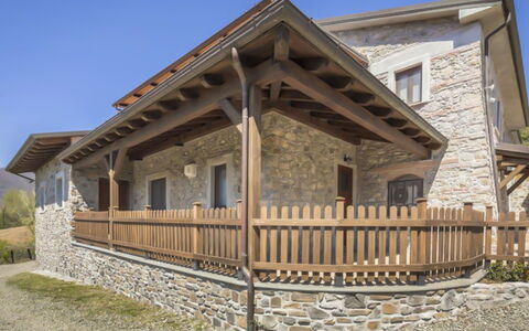 Cantiniere: Himmel, Vindue, Bygning, Plante, Træ, Veranda, Hus, Land Lot, Hegn, Sidespor