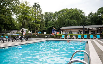 Ede 203: Svømmepøl, Vand, Fritid, Fritidscenter, Himmel, Sommer, Ferie, Fritid, Ejendom, Pool
