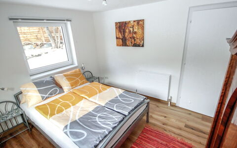 Pians 115: Soveværelse, Værelse, Møbel, Ejendom, Seng, Etage, Bed Frame, Sengetøj, Sengetøj, Hårdttræ