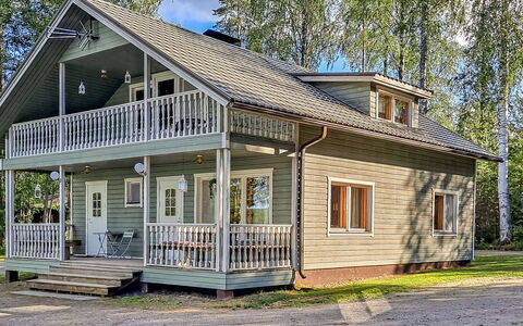 Kesäranta: Træ, Hus, Veranda, Sommerhus, Hjem, Sidespor, Tag, Dør, Estate, Hårdttræ