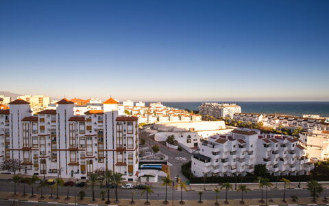 Reina Sofia Ii: Himmel, Boligområde, Byområde, Hovedstadsområde, City, Daytime, Stad, Menneskelig Bosættelse, Kvarter, Arkitektur