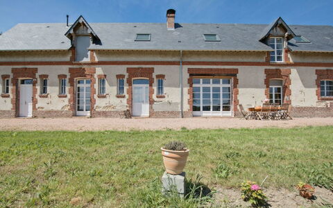 Les Écuries de Callenville: Hjem, Ejendom, Hus, Boligområde, Ejendom, Estate, Bygning, Arkitektur, Land Lot, Tag
