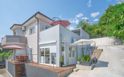 Opatija Ičići 316: Plante, Himmel, Bygning, Ejendom, Vindue, Sky, Hus, Land Lot, Dør, Urban Design