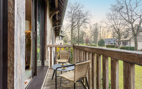 Deauville-Trouville 781: Træ, Hårdttræ, Sommerhus, Veranda, Planke, Dæk, Bejdse, Gelænder, Altan, Tømmer
