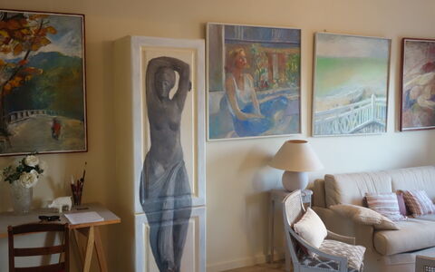 L'Atelier: Værelse, Indretning, Møbel, Væg, Maleri, Kunst, Hus, Akvarel, Bygning, Hjem