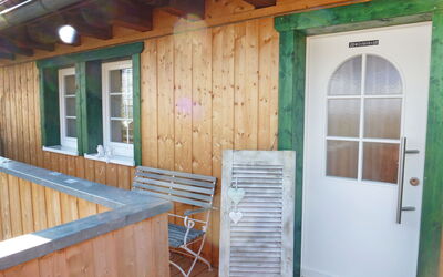 Vöhrenbach 100: Ejendom, Bygning, Vindue, Træ, Bejdse, Hus, Etage, Sommerhus, Bjælke