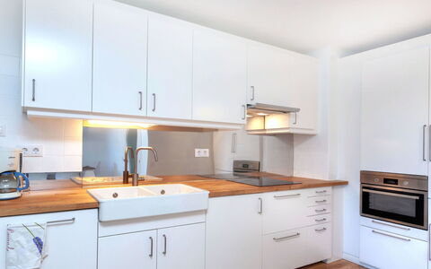Nautic Ii: Værelse, Ejendom, Møbel, Countertop, Køkken, Cabinetry, Indretning, Ejendom, Bygning, Hus