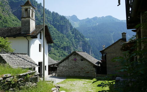 Rustico Nurell: Bjerglandsby, Bjerg, Bjergrige Landskabsformer, Alps, Bjergkæde, Hill Station, Highland, Bygning, Hus, Tag