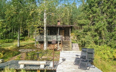 Saarijärvi: Altan, Lejlighed, Skygge, Glas, Ejerlejlighed, Gelænder, Veranda, Dagslys, Dæk, Udendørs Møbler