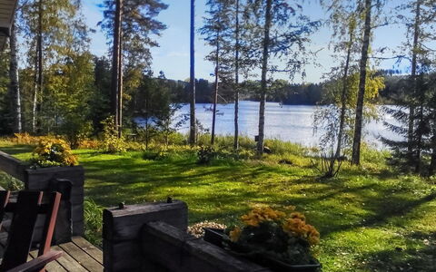 Saarijärvi: Altan, Lejlighed, Skygge, Glas, Ejerlejlighed, Gelænder, Veranda, Dagslys, Dæk, Udendørs Møbler