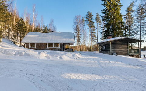 Saarijärvi: Altan, Lejlighed, Skygge, Glas, Ejerlejlighed, Gelænder, Veranda, Dagslys, Dæk, Udendørs Møbler