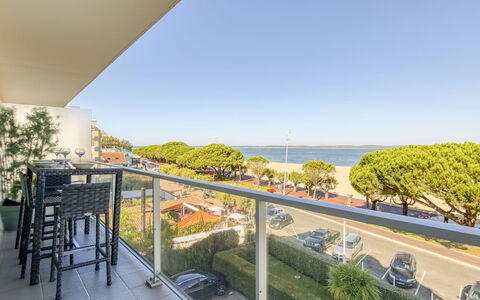 Arcachon 241: Ejendom, Ejendom, Altan, Arkitektur, Bygning, Lejlighed, Hus, Værelse, Ejerlejlighed, Boligområde