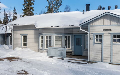 Nelikko a: Vindue, Sidespor, Hus, Tag, Hjem, Sommerhus, Dør, Fryser, Sne, Vinter