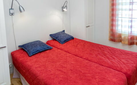 Nelikko a: Indretning, Etage, Gulvbelægning, Møbel, Textile, Værelse, Soveværelse, Sengetøj, Seng, Hjem