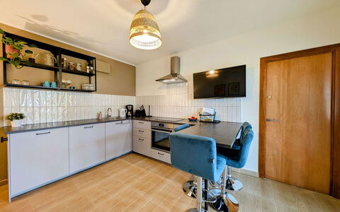 Style: Møbel, Indretning, Gulvbelægning, Etage, Cabinetry, Træ, Loft, Værelse, Countertop, Køkken