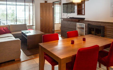 Tahko Spa Junior Suite Orange B2: Altan, Lejlighed, Skygge, Glas, Ejerlejlighed, Gelænder, Veranda, Dagslys, Dæk, Udendørs Møbler