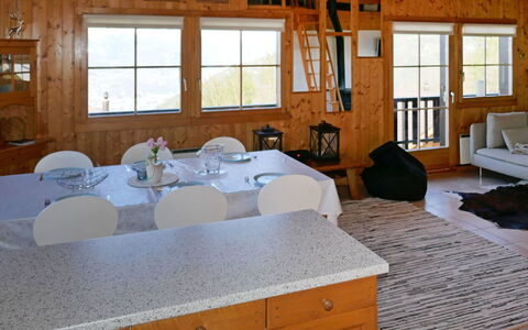 Chalet Didi: Countertop, Værelse, Ejendom, Møbel, Bygning, Hus, Køkken, Indretning, Etage, Cabinetry