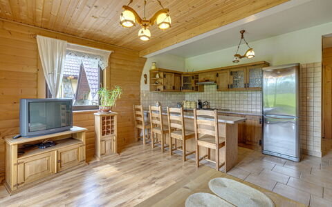 Chata Pod Grapom: Møbel, Ejendom, Træ, Cabinetry, Indretning, Stol, Belysning, Etage, Gulvbelægning, Bord