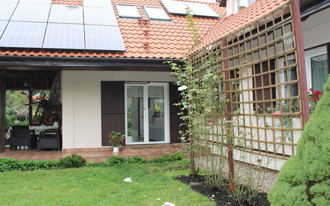 Latków: Plante, Vindue, Ejendom, Bygning, Land Lot, Dør, Kvarter, Himmel, Boligområde