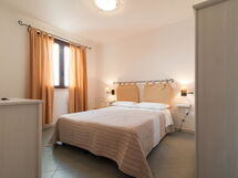 Orange Sun Apartment