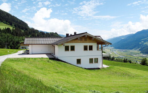 Talmoosen-Bauer: Ejendom, Hus, Bjergkæde, Bjerg, Bjergrige Landskabsformer, Alps, Hill Station, Hjem, Ejendom, Himmel