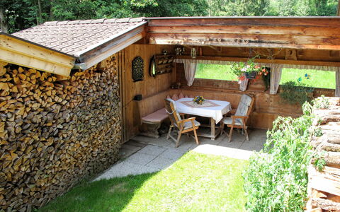 Landhaus Taxacher: Ejendom, Hus, Backyard, Bygning, Gård, Græs, Ejendom, Sommerhus, Værelse, Træ