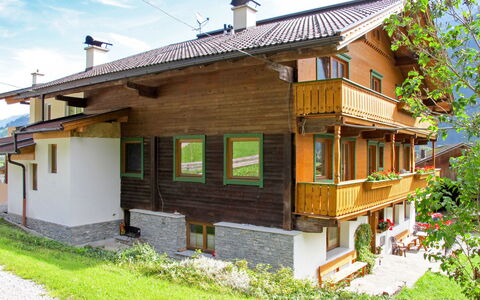 Rieplerhof: Plante, Bygning, Sky, Ejendom, Vindue, Himmel, Træ, Hus, Træ, Land Lot