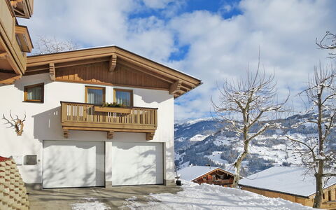 Margit: Ejendom, Vinter, Hus, Sne, Ejendom, Bygning, Tag, Hjem, Himmel, Arkitektur