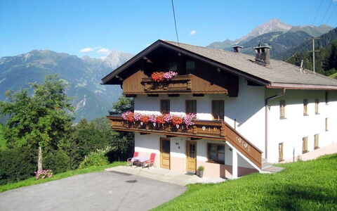 Oberhaus: Ejendom, Bjergrige Landskabsformer, Hus, Bjerg, Bjergkæde, Hill Station, Alps, Bygning, Ejendom, Arkitektur