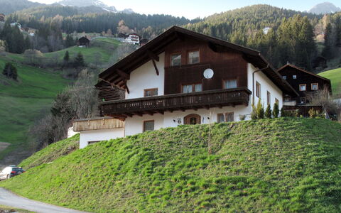 Maria: Bjergrige Landskabsformer, Bjerg, Bjergkæde, Hill Station, Highland, Ejendom, Alps, Hus, Bjerglandsby, Naturlige Landskab