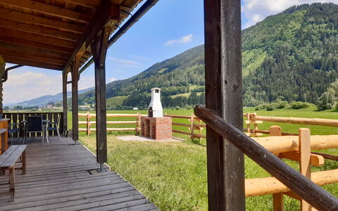 Steiners Blockhütte: Himmel, Sky, Plante, Ejendom, Bjerg, Natur, Grøn, Træ, Veranda, Træ