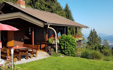 Saurachberghütte: Plante, Bygning, Himmel, Blomst, Møbel, Træ, Vindue, Naturlige Landskab, Land Lot, Hus