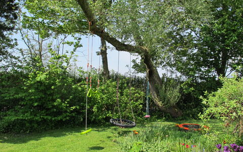 Haus am See: Plante, Plantesamfund, Træ, Naturlige Landskab, Terrestrisk Plant, Græs, Bunddække, Landskab, Busk, Græs-