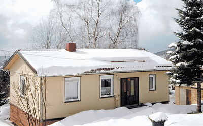 Steinbach-Hallenberg 609: Sky, Bygning, Sne, Himmel, Ejendom, Vindue, Hus, Træ, Afdeling, Sommerhus