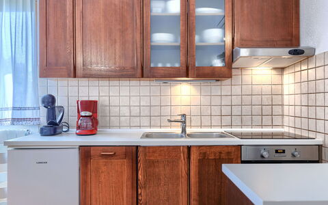 Tomazin: Cabinetry, Countertop, Træ, Køkken, Indretning, Større Bandage, Køkkenvask, Køkken Apparat, Håndvask, Gulvbelægning