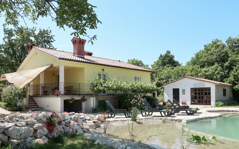 Angelina: Ejendom, Hus, Hjem, Bygning, Ejendom, Sommerhus, Estate, Stuehus, Tag, Villa