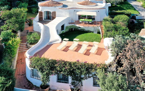 Hibiscus: Ejendom, Hus, Bygning, Ejendom, Boligområde, Mansion, Estate, Hjem, Landscaping, Landskab