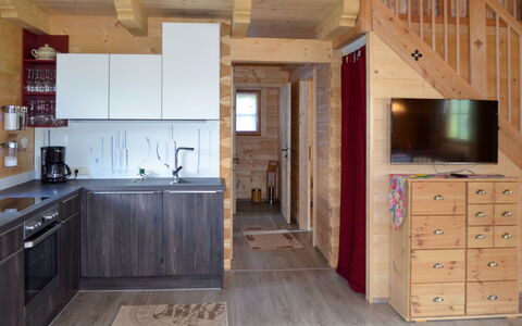 Waltl: Cabinetry, Køkkenvask, Håndvask, Ejendom, Møbel, Tap, Countertop, Træ, Skuffe, Sanitærarmatur