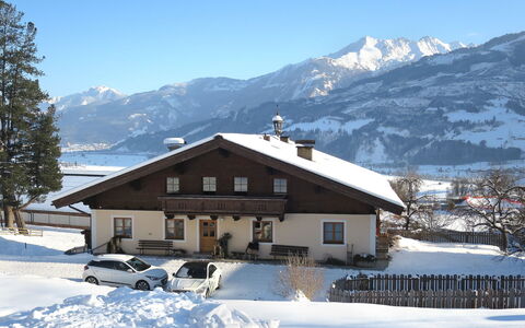 Kaprun 662: Sne, Vinter, Bjerg, Bjergrige Landskabsformer, Ejendom, Hus, Bjergkæde, Hjem, Himmel, Hill Station