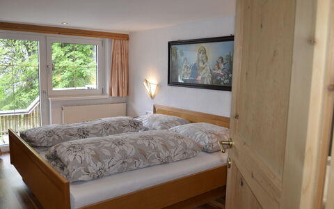 Selina: Møbel, Ejendom, Vindue, Komfort, Billedramme, Træ, Indretning, Bed Frame, Cabinetry, Etage