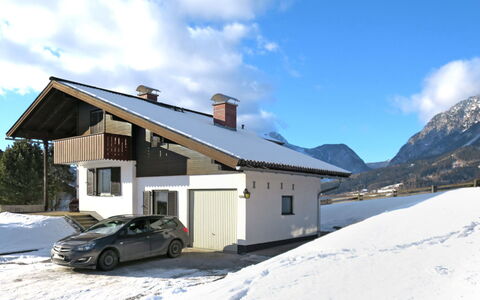 Jung: Sky, Himmel, Sne, Hjul, Vindue, Bygning, Bil, Bjerg, Hus, Hældning