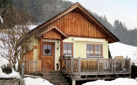 Landhaus Hubner: Hus, Sne, Vinter, Ejendom, Hjem, Bygning, Sommerhus, Bjælkehytte, Træ, Tag