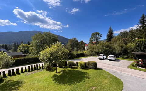 Arriach 606: Sky, Himmel, Plante, Træ, Bjerg, Naturlige Landskab, Highland, Land Lot, Græs, Asfalt