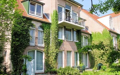 Tossens 622: Bygning, Vindue, Busk, Facade, Hus, Boligområde, Hjem, Estate, Sommerhus, Have