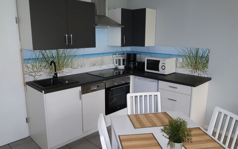 Tossens 623: Cabinetry, Countertop, Møbel, Håndvask, Bygning, Plante, Tap, Køkken, Komfur, Stueplante